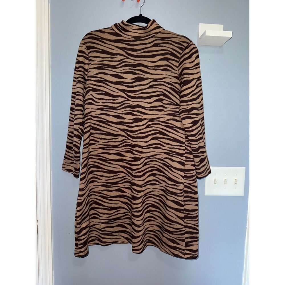 Tuckernuck Ellie Tiger Print Mock-Neck Long Sleeve Shift Dress | Size Large